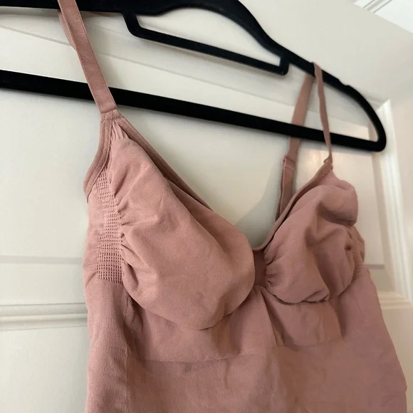 SKIMS Seamless Sculpted Thong Bodysuit w/ low back in Dark Nude - Picture 3 of 7